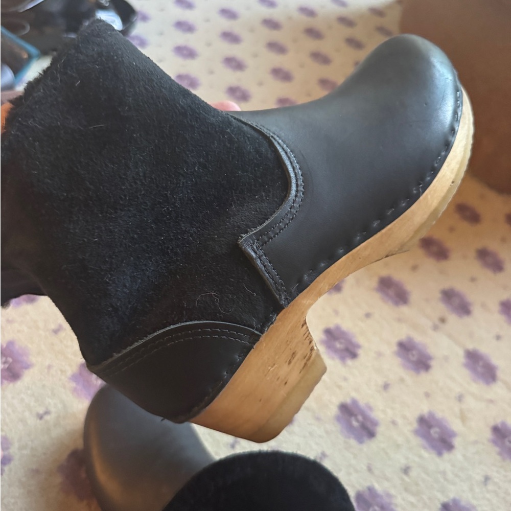 No 6 shearling Black Leather and Suede Clogs